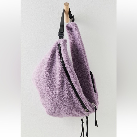 FP Movement by Free People Handbags - NWOT Free people movement overachiever Sherpa sling bag